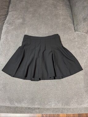 Aritzia Sunday Best Black Circle Skirt with Pleats- Size 2